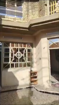 بيت طابقين لبيع في منطقه حي الرحمه الشماعيه  المساحه 150متر الرقم ٠٧٧١...