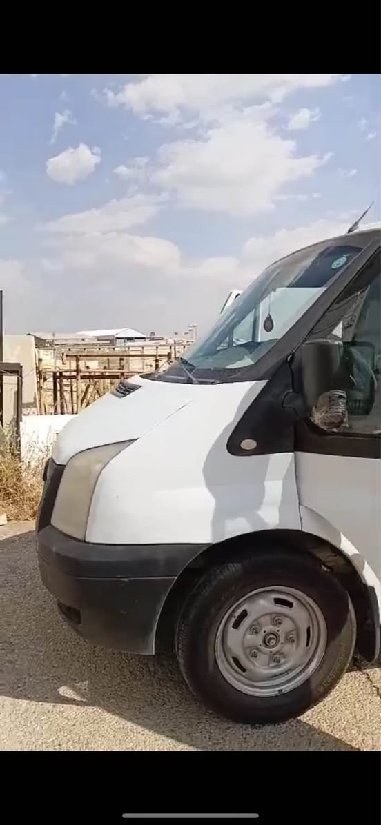 سلام عليك ئةو سياره بو فروشتنه بو زانياري و نرخ پةيوةندي بكةن من خاوةنى نيم معلوماتم نيه *********** زاخو, دهوك
