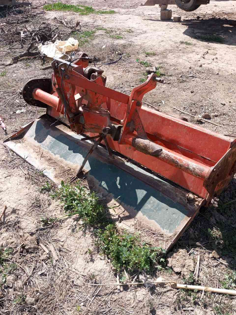 ماكينه مقفوله كفاله عامه وراها رفاس وراها فيدان ***********
