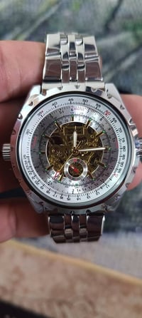 ساعتين • للبيع