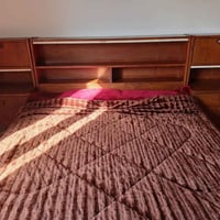 سرير • مفروشات • للبيع