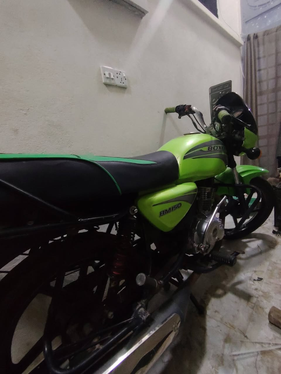 بوكسر ٢٣ رقم أنكيلزي واسط
بيها نقوصات بصيطه سعر مليون و٢٥٠ قفل مستعجل عل بيعه صراحه تحويل ثاني يوم مكاني كوت رقم ***********
