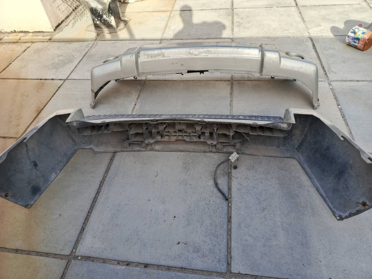 من رخصة الادمن دعامية أمامية وخلفية لسيارة جيب كومندر السعر 100الف الزوج اصلي تفصيخ للتواصل ***********
