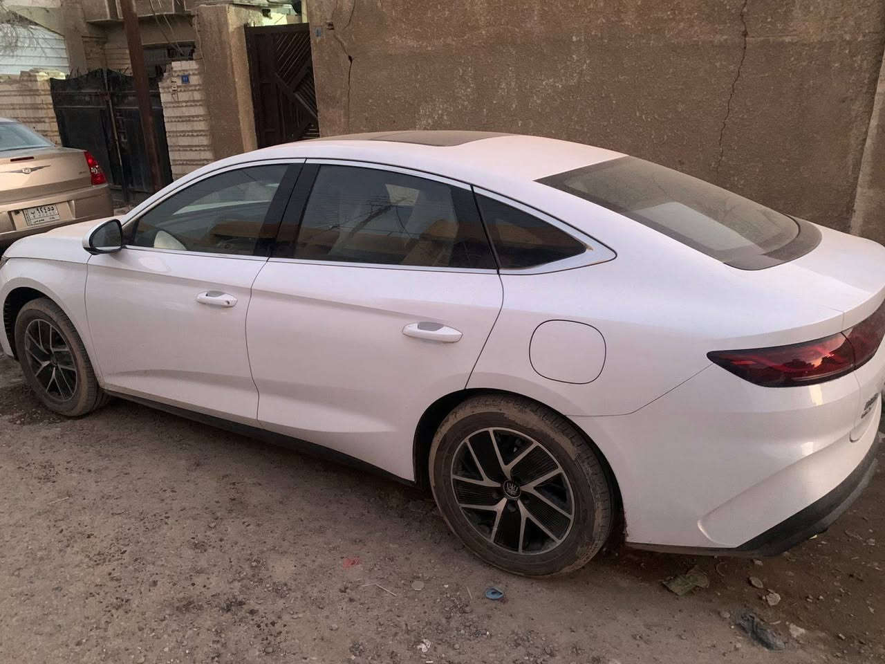 بي واي دي كن L موديل 2024  BYD Qin L
فول مواصفات كل ملحقاتها وياها شاحنة وكارت 
بطارية تمشيك 120 
ومع التفويلة 2200
جاهزة شرط التحويل
‏ 
💎 ســعــر ✅ ::  الــرد تلقائي 📮

المواصفات  
بانوراما 
4 كاميرات 
كرسي كهرباء 
مقاعد جلد 
شاشة وسطية كبيره 
تكييف اوتوماتيك 
مثبت سرعة 
تحكم بالمقود متعدد الوظائف 
دخول ذكي وتشغيل بالبصمه 
حساسات اضاءة LED أمامية وخلفية
السيارة مكفولة كفالة عامة زيرو 
تحويل ثاني يوم 
سيارة زيرو ماشية1190 وقابل للزيادة
وبيها مجال شي بسيط حك 
مكانها بغداد المشتل 

رقم صاحب سيارة : ***********
