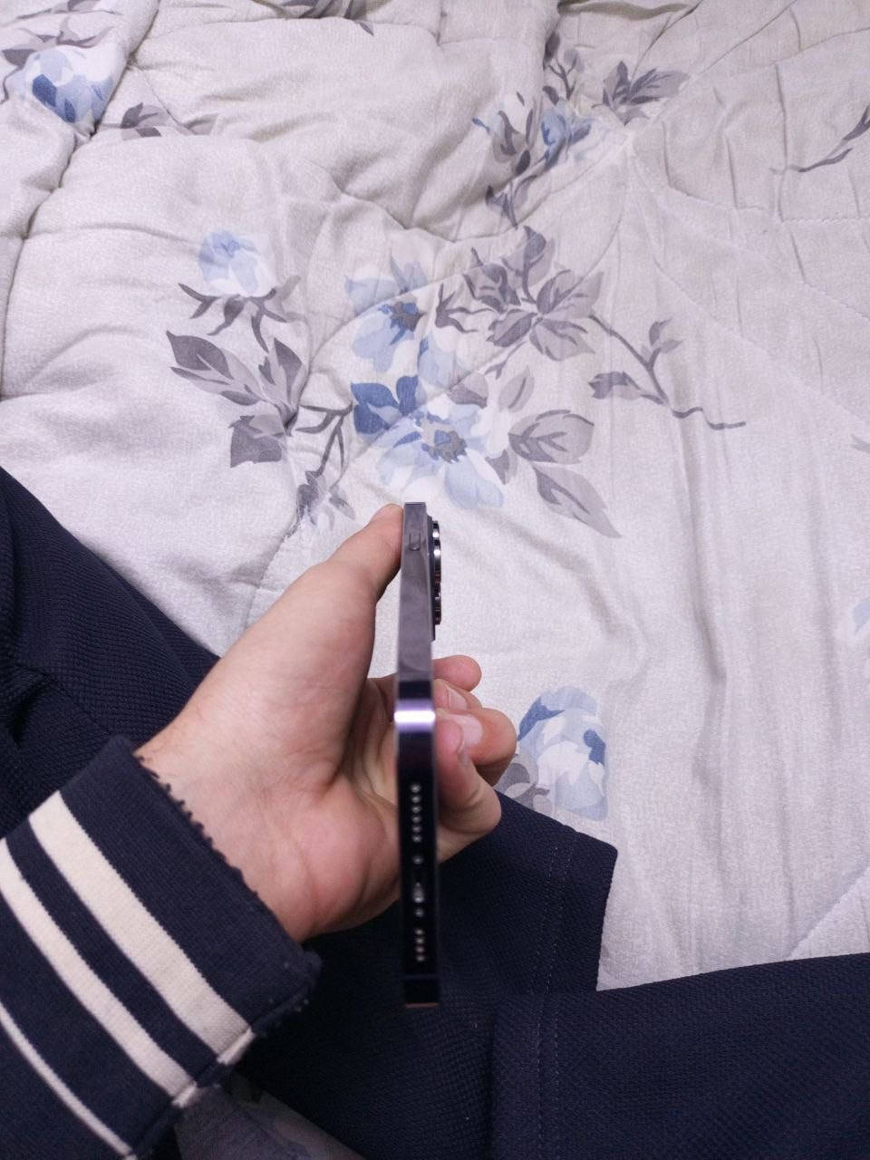 السلام عليكم
ايفون 14 pro max
الذاكره 256
البطاريه 83 
غراضه كامله كيبل +الباكيت
امبدل فقط شاشه 
الباقي كله شرط الجهاز كلش نضيف 

المكان تكريت هـ. ***********
