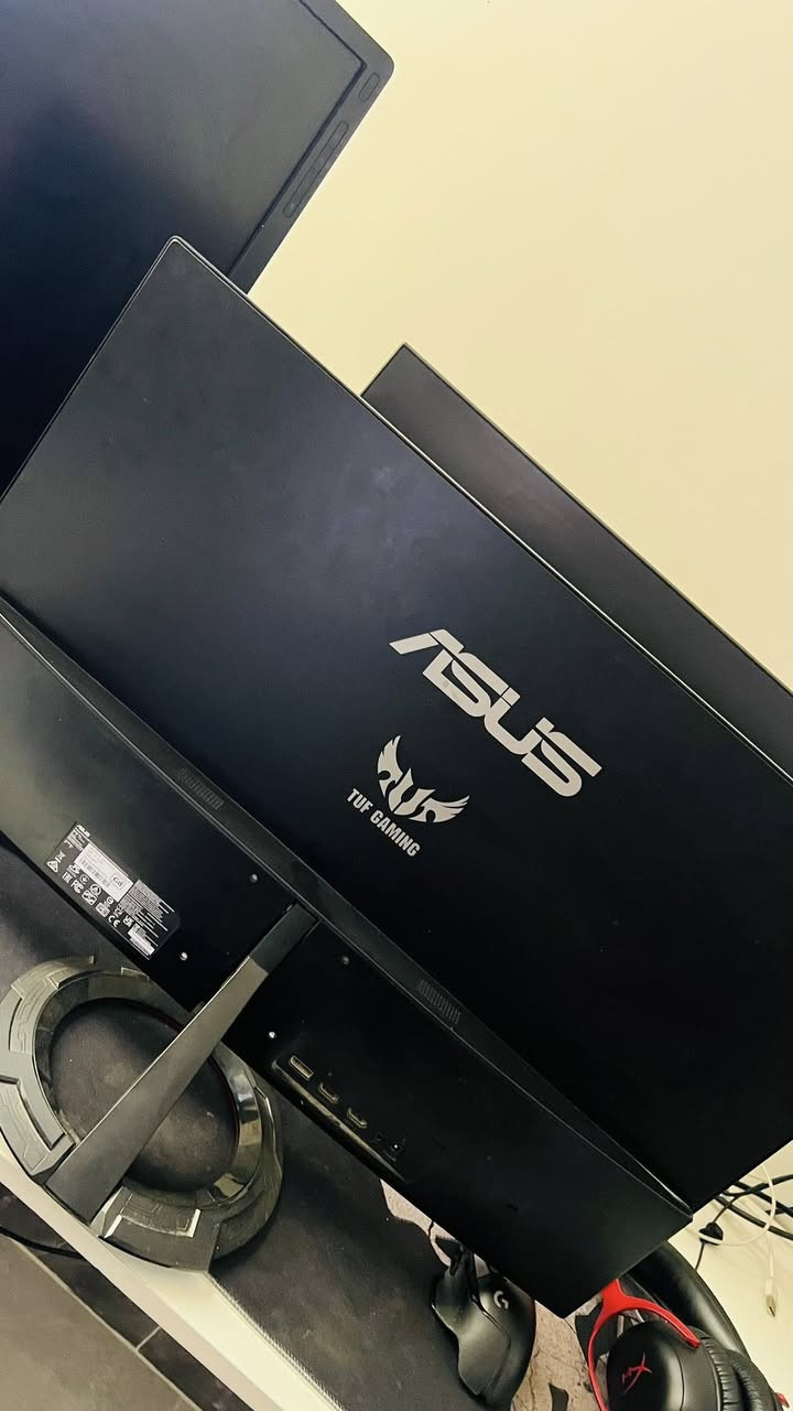 شاشه ASUS 24 لبيع 
144Hz
مدخل Display
مداخل اثنين HDMI
تحتوي على سماعات  داخلي 
سعر ١٧٥ بيها مجال 

*********** واتساب اتصال
