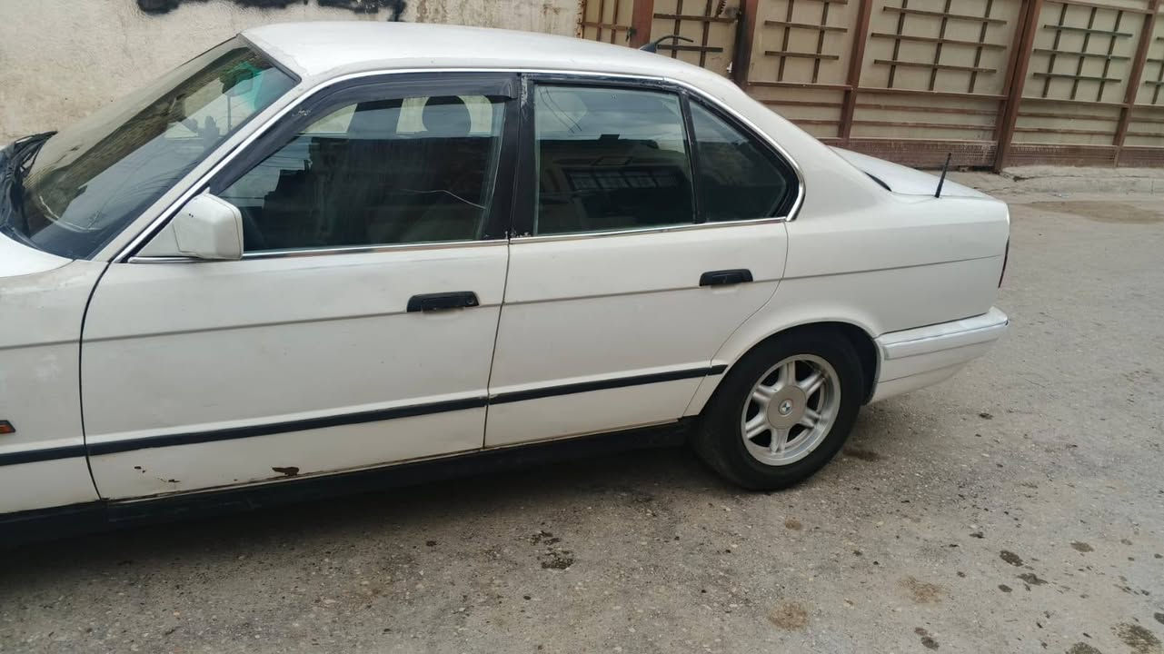 السلام عليكم
BMW 525 للبيع السعر 28 ورقة
عليها غرامه ٣٠٠ اني ادفعها
رقهما بغداد باسمي
مكينه خير من الله بس الكير بي اختلاف بالنمر
واي استفسار مراسلة على الصفحة أو على الرقم
***********
