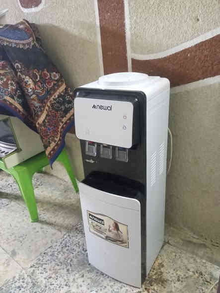 براد للبيع شغال حار بارد السعر 65 العنوان بصره حيانيه دور الشرطه رقم الهاتف ***********
