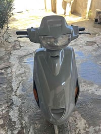 دراجه نضيفه كلش للبيع السعر 250كلشي بيها شغال داجه محتاج فلوسها جان ما...