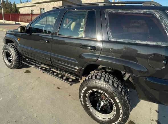 جیب گران چیرۆکی 2000 مواسەفات V8
غاز +بەنزین 
فول جەبەلی 
ئۆتوماتیک جام کارەبا 
کوسن جلد شاشە ئایپات سڵایت 
دۆسە ئاسن 
گێرو مەکینەو ئەکسلو دەبڵ
 ئەکسلی بەشەرت سەیارەکە تو ویلە 

سعر لە کۆمێنت داوابکە ڕاستەخۆ بۆت دیت 📩 

٤تایەی جەبەلی لۆکی لەژێرە 
کەمل بۆیاخە بەڵام زۆر زۆر جوانو پاکە 

ژمارەی خاوەنی 
***********
