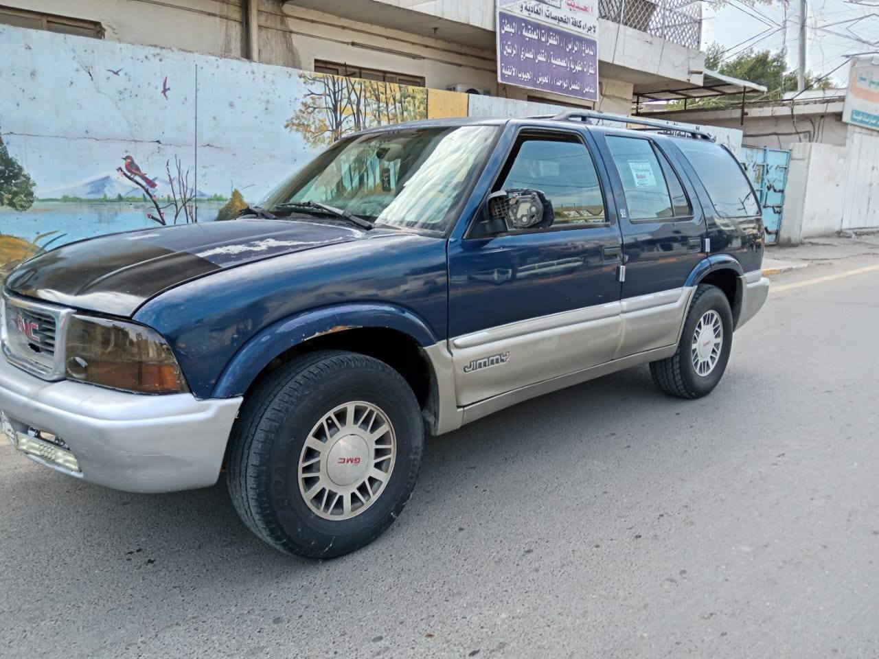 السلام عليكم جمسي كصيره مكينه وكير خير من الله كهربئيات شغاله تخم تاير صدر جديد غرفه حلوه سياره عضمتهه بلاديه شواصيهه جدد موديل ٢٠٠٠ ترايهه يخبل السعر ٣٣مكان السياره بغداد الحريه الاتصال ***********
