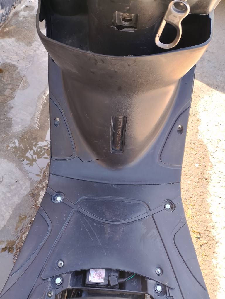 كهربائيات كله شغاله بس السلف عاطل متوازي على البيع سعر 350 قفل ربع ما انقص اوراق اصوليه المحرك امجفت قبل اسبوع وغراض اصليه بوشه 49 مكان كربلاء سيف سعد 
*********** شلعه معدل كربلاء, العراق
