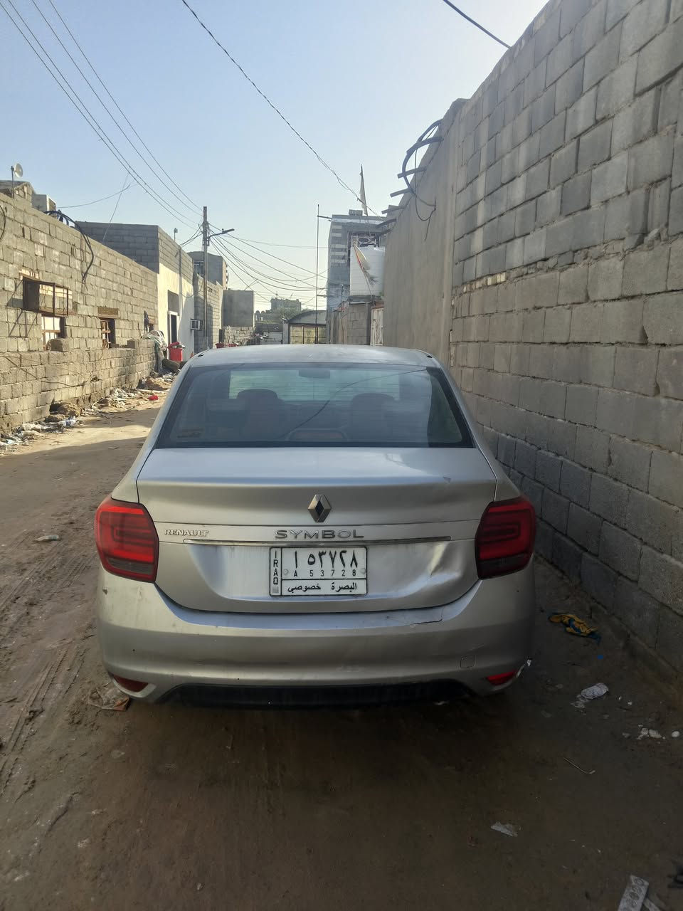 رينو سمبل موديل 20 اقصاد بسم بنيه وباقي قليل ويكمل تسديدها  محرك ١٦٠٠ كير أوتوماتيك مكفولات  سياره بيهه بارد بل باب أو طخه رقمهه بصره السعر ٦٠ وبيهه مجال قليل شراي يتصل ***********
