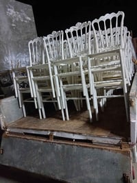 كراسي عدد ٦٠ فقط للبيع شرط لاكسر ولاشخط  ابيع شلع السعر ٨ للقطعه سهر ن...