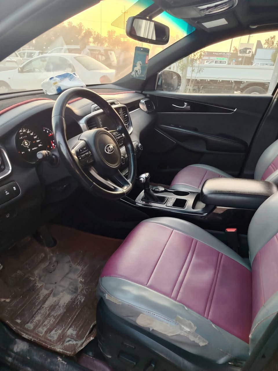 السلام عليكم
كيا سورنتو موديل 2018 SX رقم بغداد باسمي

محرك 4 سلندر 1600 تيربو
ماشيه 134كم 

 سياره فول واحد ع واحد
 
وارد أمريكي حادثه قطعه وحده ع بارد معدله

سعرها 170$  وبيها مجال..

مكان السياره واسط

رقم الهاتف ***********
