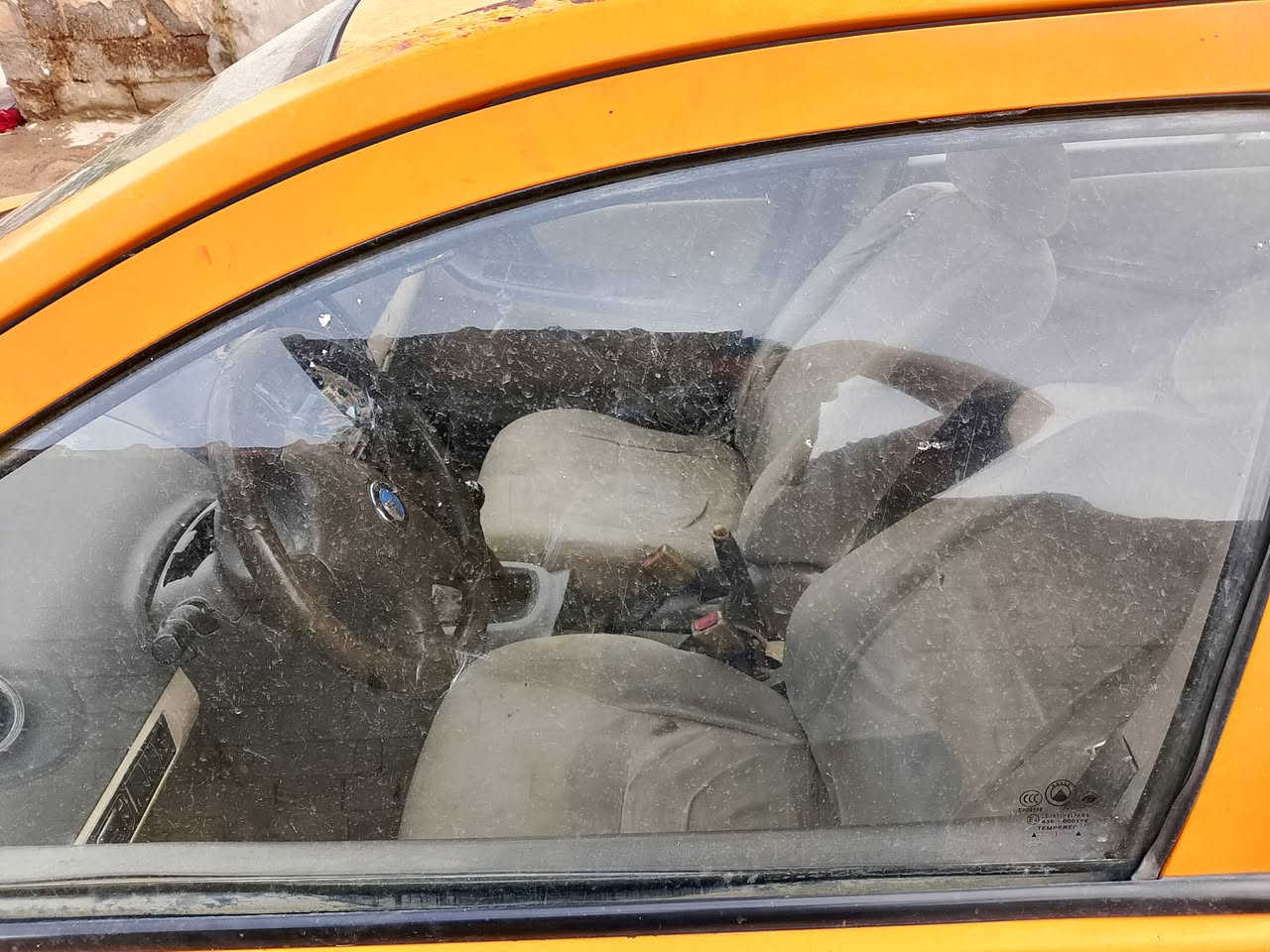 *********** سعر السياره ب 11 وبيها مجال للعلم بدون راعي
