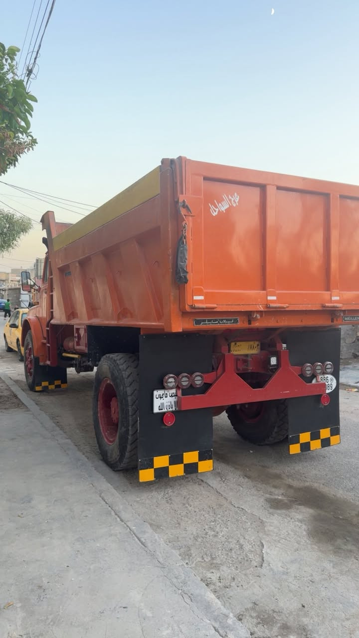 للبيع سيارة جاهزه من كلشي  العنوان بغداد ***********
