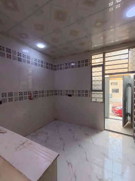 كربلاء مجمع الوردة السكني  للبيع بيت المساحة 50 متر غرفتين نوم بناء حديث مسلح كونكريت درجة اولى
 متوفره خدمات كاملة ماي مجاري كهرباء شوارع تبليط للباب
📌 الموقع طريق يا حسين طريق الزوار قرب مدينة الزائرين  
اقل من ١٠ دقائق بسياره  للامام الحسين عليه السلام 
طابو زراعي إقرار محكمه سند 25 
السعر البيت  45 مليون وبي مجال بسيط 
للاستفسار والاتصال 
ابو يوسف ***********
ابو يوسف ***********
.... متواجد واتساب،،
