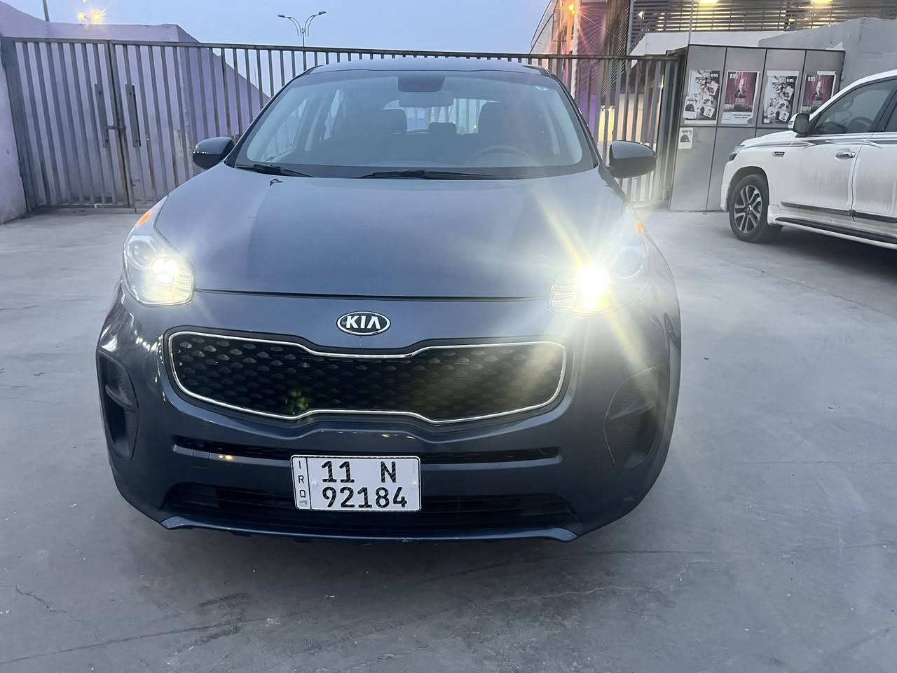 السلام عليكم سبورتج امريكي ١٩
حادثها جاملغ وشوي من البنيد
موصفات /عادية قطعتين تبريد تحكمات 
ماشيه ٦٠الف 
سيارة بسمي رقم وهزه وسنوية جديد
كير ومحرك مكفول بلادي 
صور الحادث موضحه مع الصور والسونار .
السعر /١٤٥
الاستفسار الاتصال /***********

حادثها /جاملغ وشوي من البنيد 
محرك /٢٤٠٠
موصفات /عادية قطعتين تبريد تحكمات 
ماشيه ٦٠الف 
سيارة بسمي رقم وهزه وسنوية جديد
كير ومحرك مكفول بلادي 
صور الحادث موضحه مع الصور والسونار .
السعر /١٤٥
الاستفسار الاتصال /***********
