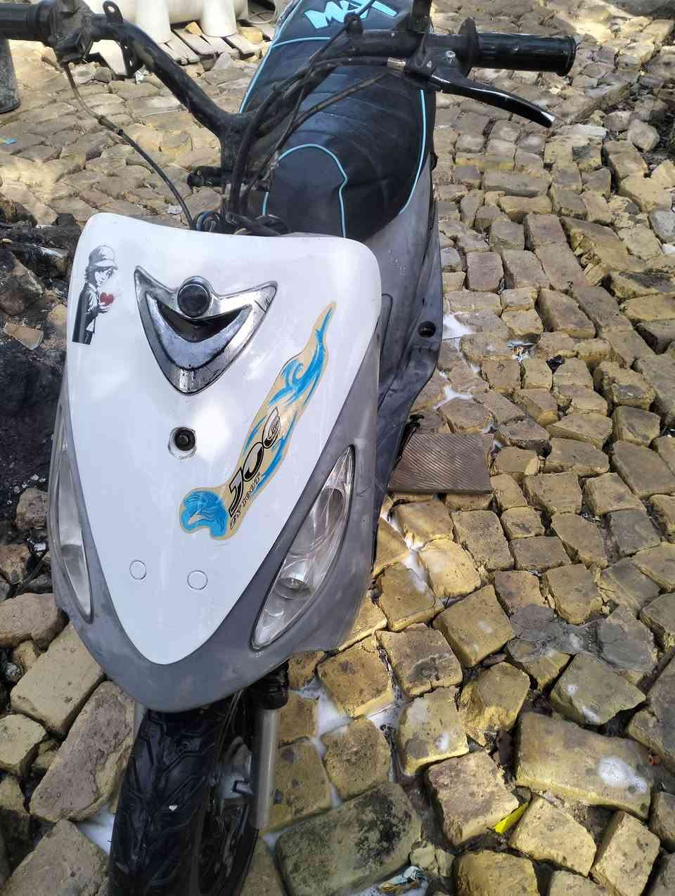 سلام عليكم ماكس منغولي البيع دراجه نضيفه غراضه كامله مكينه ما مفتوحه نكره سلف السعر 650(***********
