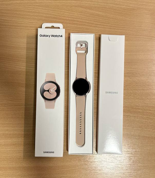 اعة سامسونج جالكسي ووتش 4 (Galaxy Watch4) هي ساعة ذكية متطورة تتميز بنظام التشغيل Wear OS 3، وتوفر تحليلاً شاملاً للجسم (BMI، عضلات، دهون) وقياس ضغط الدم وتخطيط القلب (EKG) عبر مستشعر BioActive. تأتي بشاشات AMOLED دقيقة (40/44 مم)، معالج قوي، ومقاومة للماء، مما يجعلها خياراً ممتازاً للياقة البدنية والمتابعة الصحية 70الف توصيل موجود


**إذا كنت صاحب هذا الإعلان وتريد حذفه لأي سبب، رجاءا أرسل رسالة إلى الدعم الفني**