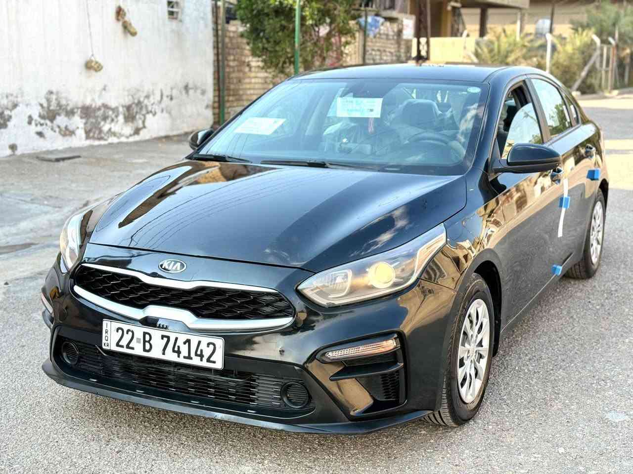 كيا فورتي 2020 لون اسود ملكي
رقم اربيل الدولي الأنكليزي وبأسمي شرط التحويل او الوكاله وسنويته جديده وهزة والبراد كله جديد 

محرك 2000 دوش الأبلادي والكير والمحرك مكفولات 

السياره وارد امريكي حادثه بس قبق جنطه بدون ايرباك بدون اي دواخل شواصي لغود وباقي السياره كله مكفوله كل قطع السياره

مواصفات السياره FE المعروفه 

مثبت سرعه تحديد مسار مانع انزلاق كشن جك ويل كب حساسات خلفيه بلاجكتورات اماميه تحكم مري كهرباء وضعيات قيادة SPORT-ECO تحكمات ستيرن حساس هوه التايرات كشنات تتفئه لايتات auto وغيره 

السياره جاهزه وبدون اي مصرف تخم تايرات جديد جواه صدر امامي خلفي جديد دوشمه جديد جادله 

سعر 128 وبيه مجال للشراي

مكاني بغداد ارصافه  
للستفسار ***********
