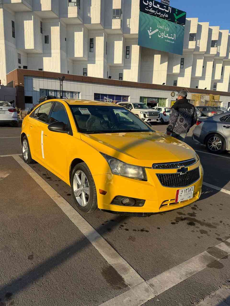 سلام عليكم  للبيع شوفرليت  كروز رقم  بغداد  مديل 2013 وارد أمريكي ضربته جاملغ خلفي مكينه 1800  سياره جاهزه مابيه نقص
السعر 68 وبيه حك الجيه  مكانها بغداد الشعب 
***********
