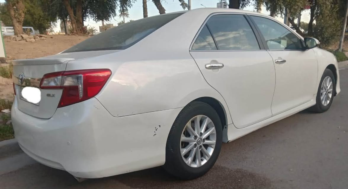 السلام عليكم                                                                        للبيع او للمراوس 
كامري خليجي 2013
GLS
معروفة مواصفاته
فول مواصفات من عدا البصمة
فتحة
حساس امامي خلفي 
4دسك مع ويل كب 
اشاير بالمري
بردات كهرباء
داخل جلد كشن السائق كهرباء
تبريد قطعتين
داخل صاج
لون السيارة البيض صدفي 
باسمنه بيه باب السائق والخلف فقط
صبغ بدون ضربة قوية بدون تبديل 
اثر شخوط خفيفة
العنوان بغداد الكرخ حي الجهاد 
***********
***********
