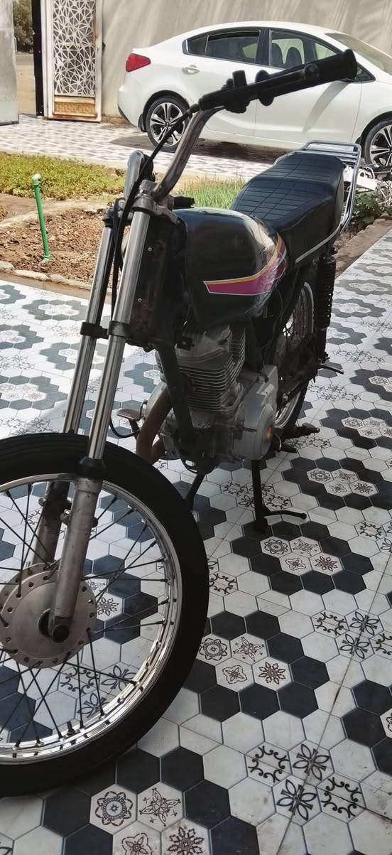 سلام عليكم دراجه للبيع شاصي ارشه مكينه نامه الدراجه كدام عينك مكينه مابيهه شي لا تنقص دهن ولا تبخر السعر 450 وبيهه مجال مكاني ناصريه الفضليه ***********
