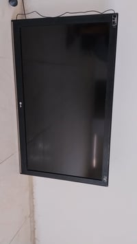 ال جي • ٤٢ بوصة • شغالة