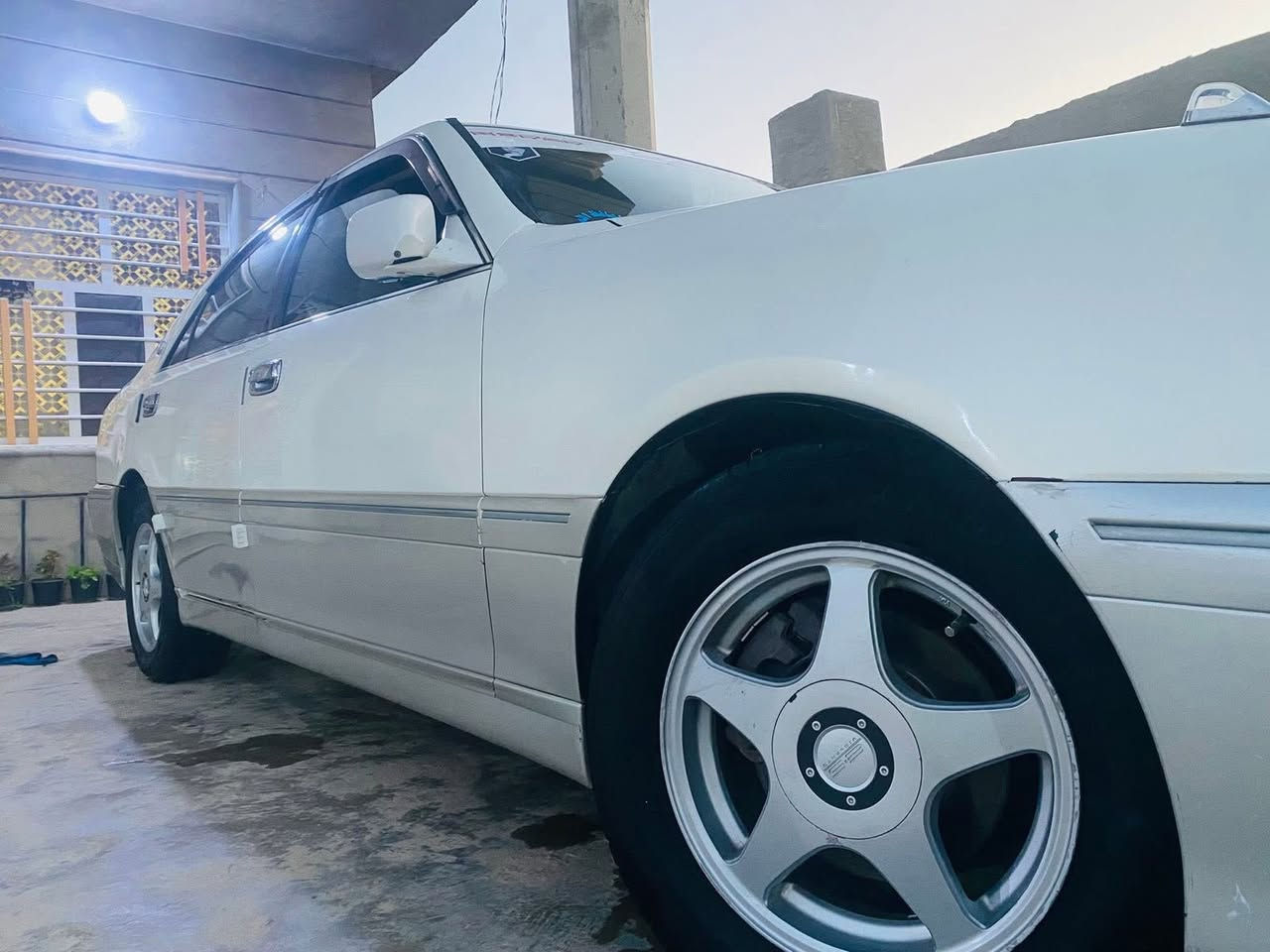 ملكه 3 دكم. كرستال مابيها نقص برغي
السعر ٣٥ وبيها مجال وشكرأ لكم المو شراي لا ايتعبني 

‭***********‬
