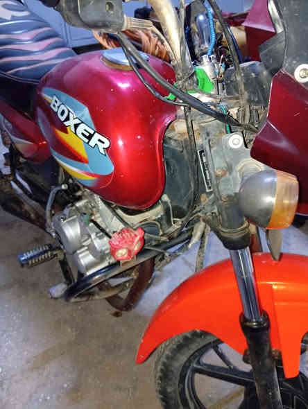 يا الله سلام عليكم طبعن مرخصت الادمن الصور بليل للعلم 
للبيع مكفيوله عام اوراق اصولي مديل 2021
سعر 800الف المحرك مكفول عام دراجه مال منتسب مامتعوبه بس مهموله أي نعم مكان ميسان قضاء علي الغربي 
الصور ولمقطع موضح كلشي بيه إلي ينشاف بل عين ماينحمد العزاز تجي وتصعد وتطلع تراي وأنه خادم للطبيب 
***********واتساب
***********واتساب وبيه مجال
