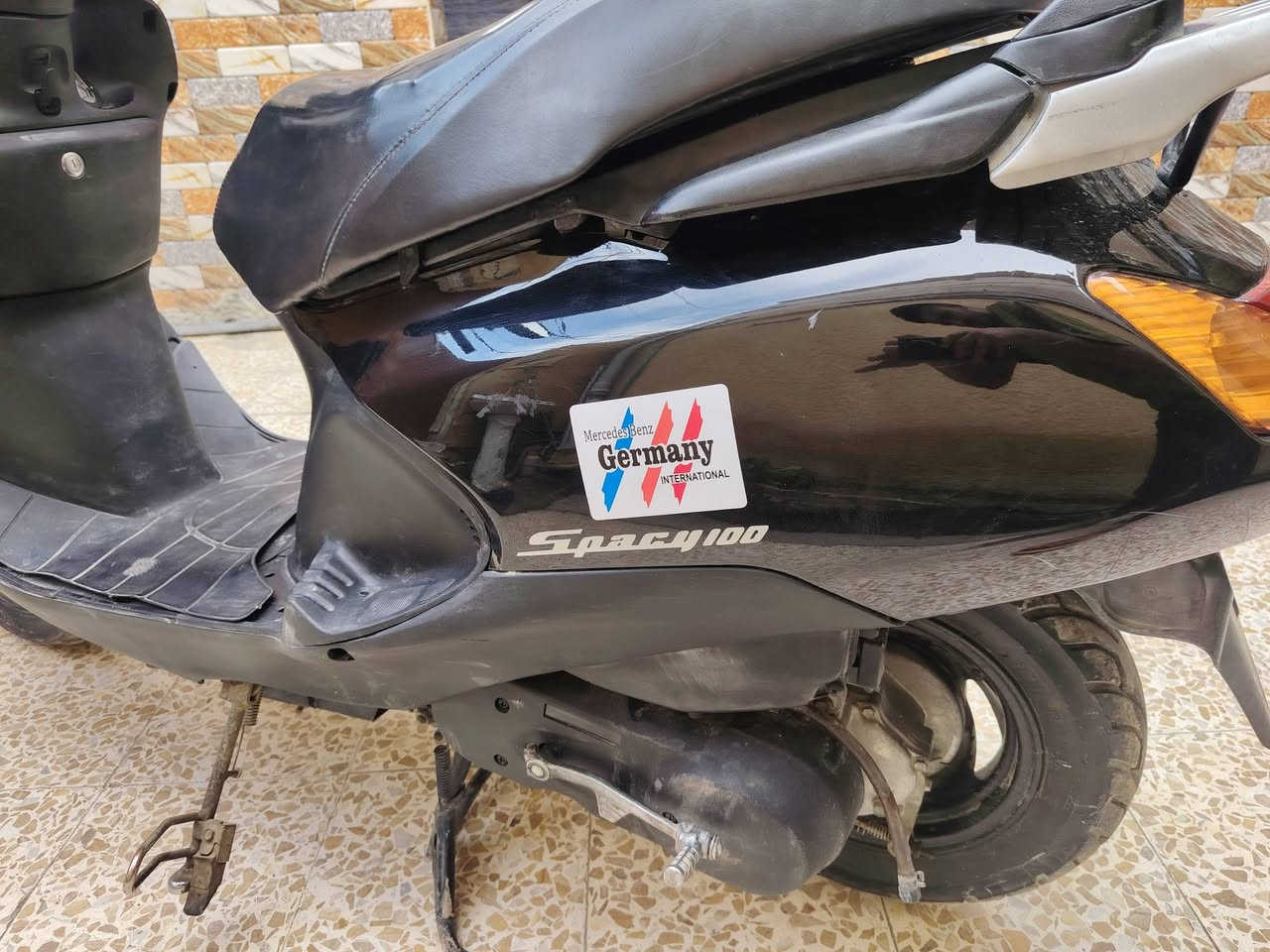 السلام عليكم سبيسي ياباني للبيع 
دراجه خيرمن الله دراجه كفالة دراجه على وضع الشركه 
تخم تاير جديد كهربائيات جديده على وضع الشركه 
رقمي هذا وما ارد على الخاص ***********
