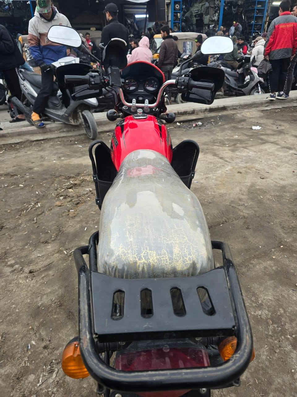 السلام عليكم بوكسر موديل 22 مرقمه باقي ع لوحات مامستلمهن دراجه مجفته تجفيت شركه دراجه كامله من أي نقص جيب فيتر وافحص . السعر مليونين و100 وبيه مجال 
مكان الشعب، الجميعات قرب ملعب المونديال 
0771 367 7450
