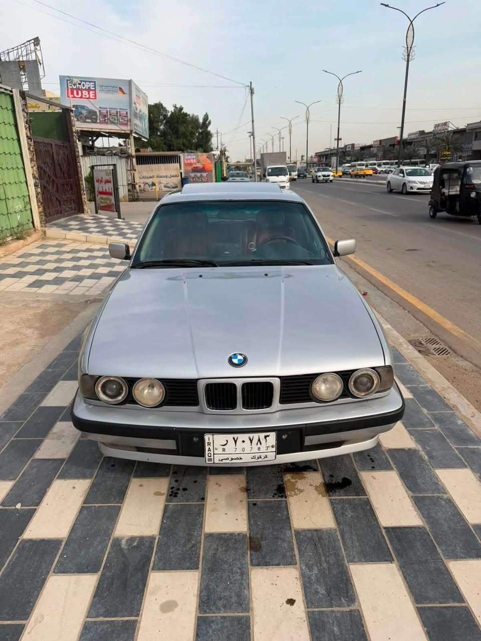 السلام عليكم 
للبيع فقط BMW (525) مسكر وارد ياباني 
موديل 1991 ب اسمي تحويل بكركوك 
صبغ جماليه بدون حادث بدون تعمير داخلي تخم تاير جديد صدر جديد تبريد كير مكينه بلادي زنون عالي ناصي غرفه جديدة صبغة جديدة 4 جام اوتو فتحة رقم كركوك ب اسمي انطيك تراي من اربيل للبصرة سيارة جاهزة من كلشي 
مكان السيارة بغداد - الدورة 
السعر 67$ ورقة 
للاستفسار ***********
