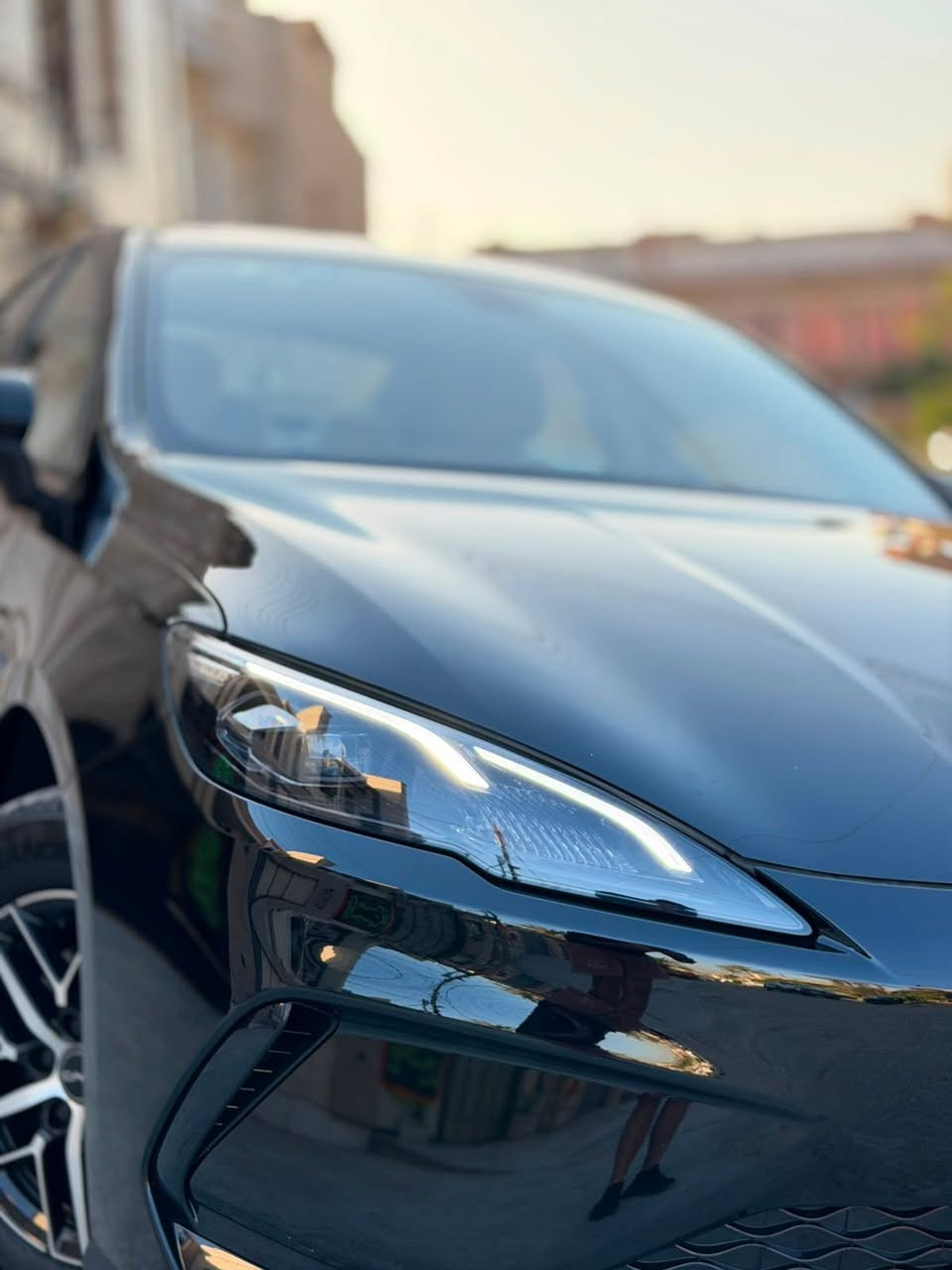 السلام عليكم اخوان سيل فايف ويل كروم ماشية بحالة الزيرو مكفولة كفالة عامة من كلشي جديدة جدا  باسمي من الزيرو السيارة لون اسود قليل كلش بالسوك مكاني بغداد حي البنوك 

رقمي للاتصال ***********
