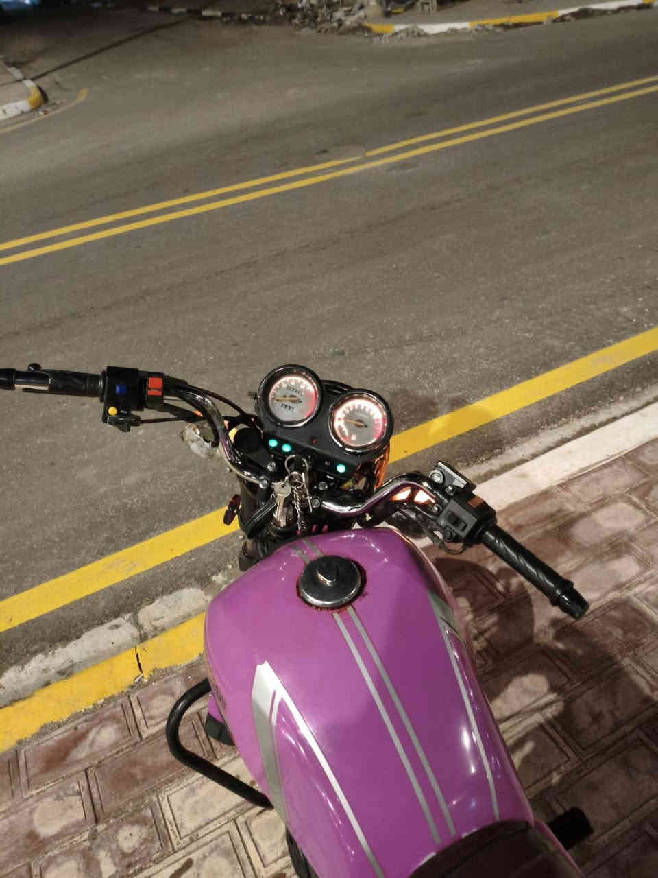 سلام عليكم دايوان نفخ للبيع مديل 23  ارقام سنوية نگليزي شوفت عينكم دراجة خير من الله ما متواجد خاص سعر ثنـين وربع وبيها مجال حگ الجيهه مكاني كربلة
***********
