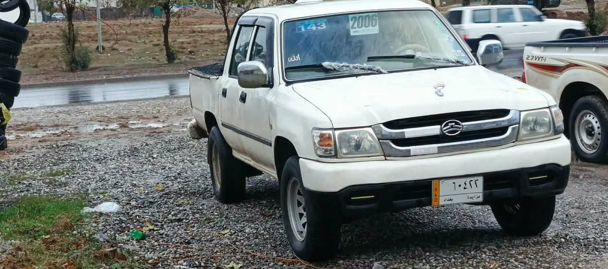 دێر موزایدە مۆدێل 2006کابرێتە 
گێرو ئەکسل بەشەرت  مکینی تۆزێ بوخاری هەیە 
کەفیلی ماڵ مەدەنی و اولیات بەشەرت 
28گڵاو مەعامەلەیکی کەم  شوێن چەمچماڵ  
گۆڕینەوەی ناکم ***********
