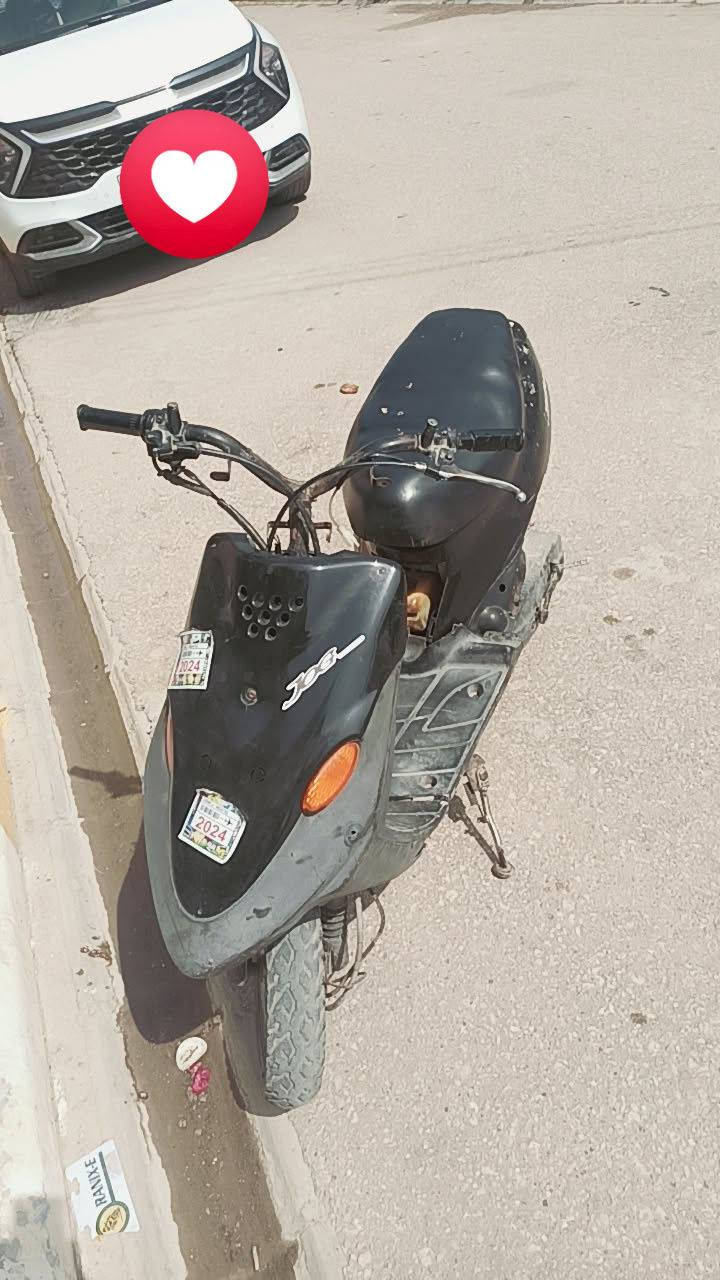 السلام عليكم بيجي للبيع محرك كل شي ما بيه السعر 170 وبيها مجال مكانه سماوه اتصل ***********
