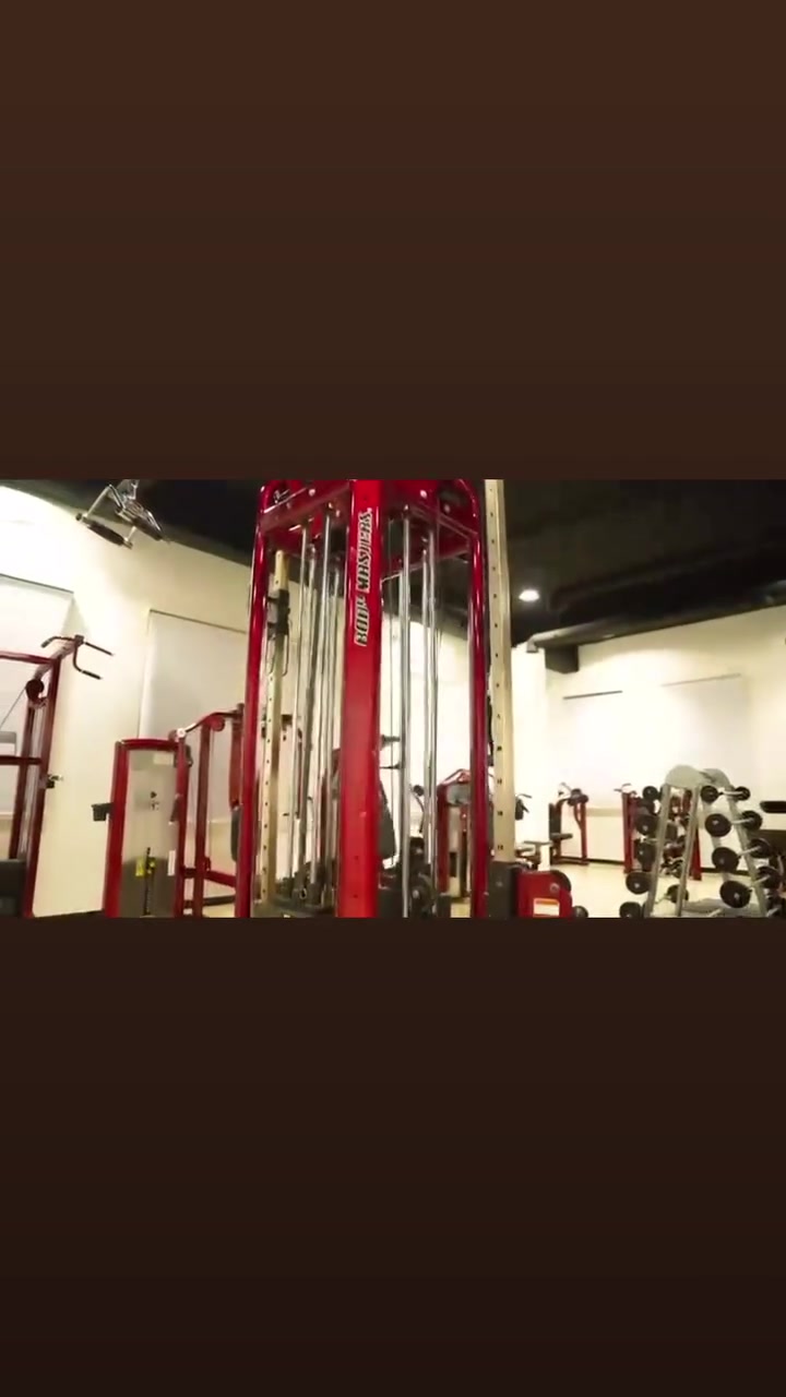 السلام عليكم .. نادي نسائي فاخر ومرتب جدآ 
معروض للبيع في منطقة الدورة حي دجلة ..
مجاور مول لارين .. يحتوي على احدث الاجهزة الراقية ،،،
مساحة القاعة 300 متر مجهزة بالكامل بالاجهزة 
الرياضية المختلفة رشاقة ورفع الاوزان . ولايف فتنس .،،، القاعة تعمل بطاقة عددية جيدة 
وذات وارد فوق الجيد . الغرض من البييع !!!!
                    ....   عدم التفرغ  ....
القاعة معروضة بالكامل للبيع والموقع ممتاز جدا 
العمارة تحتوي على مصعد خاص بالجم .. 

الهاتف للتواصل 
الكابتن : علاء النجفي 
الهاتف : ***********
