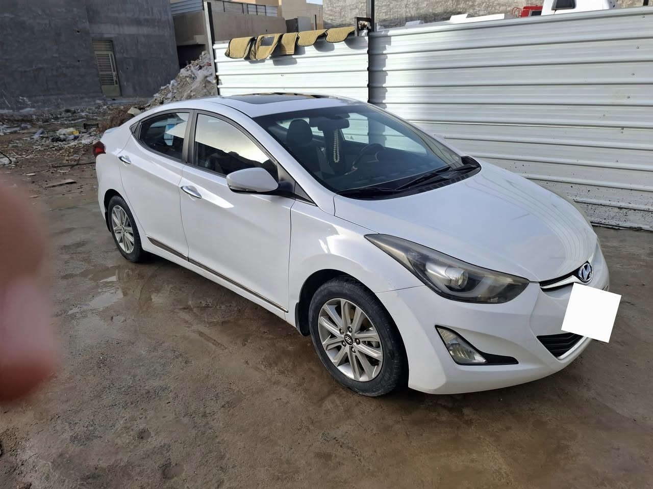 السلام عليكم
للبيع سيارة النترا خليجية موديل 2015 
رقم بغداد الماني 
ماشيه 140الف كم
المواصفات/ تبريد - مري كهرباء شفط - سلايد - انظمة قيادة - جام كهرباء - اشاير بالمري وباقي المواصفات المعروفه 
العنوان بغداد الغزالية 
السعر 105 $
للأستفسار / ***********
