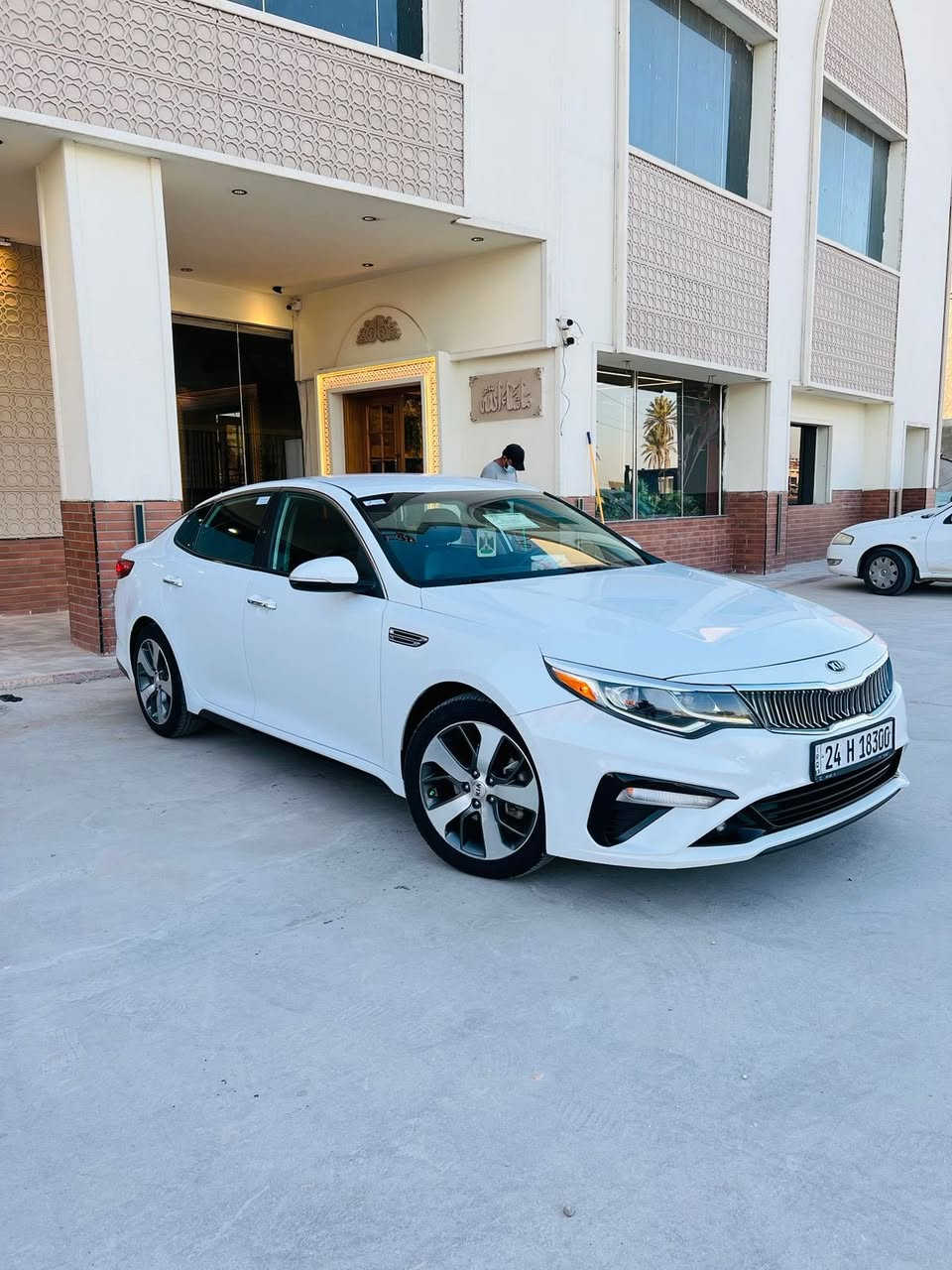 السلام عليكم

كيا اوبتما. 2020.     وارد امريكي.    

سنوية وهزة وفحص جديدً

محرك 2400.    وضع. شركة.    ماشية.  100

مواصفات  s.     فول.  ماعدا البنوراما.  

بصمة.   كشنات جلد.   كشنات كهرباء.   داخل صاج.  

شاشة. كامرة. خلفية.      حساسات خلفية.     راردات امامية.  

رادارت جانبية.    تحكمات جهتين.    ثلاث انضمة قيادة.  اشاير بلمري.    

السيارة جديدة اي نقص مابيها.    من كل النواحي.  

   صبغ جاملغ. وباب   بدون دواخل. بدون ايرباك.

للبيع او مراوس.   السعر. 154. بيها 

مجال.   للاتصال 

***********. مكاني. بابل
