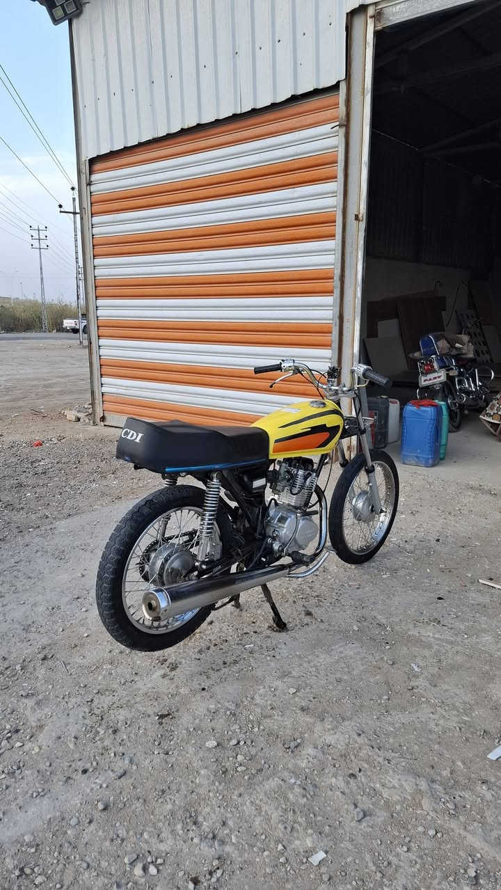 سلام عليكم دراجه البيع كلك كلك مكينه سيجي نامه طيران شلعه ومعدل تعميره 25شاصي نامه مبدل بس كور بوشه وبستم بلادي السعر 450 وبيها مجال قليل ***********
