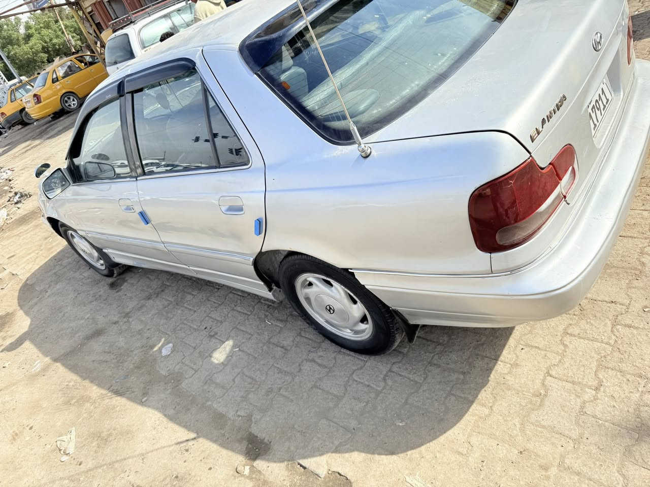 سياره النتره مديل 1994 رقم بغداد دولي باسمي
سياره خير من الله محرك وكير مكفولات  
كهربائيات كلهه شغاله سنتر لوك شغال صدر امامي وخلفي جديد سنويه جديدا هزه جديدا ! مكان السياره بغداد مدينت الصدر '' مكلف بل نشر هاذ رقم صاحبهه ***********
