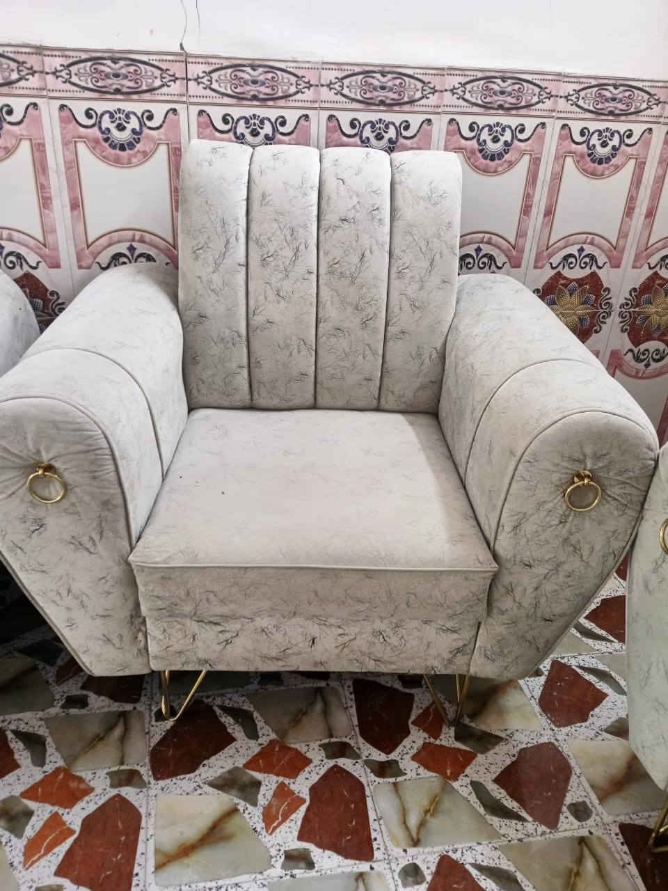 تخم 10مقاعد تسكام اي ضرر ما بي سعر 250وبي مجال مكان نجف براكيه الستفسار ***********
