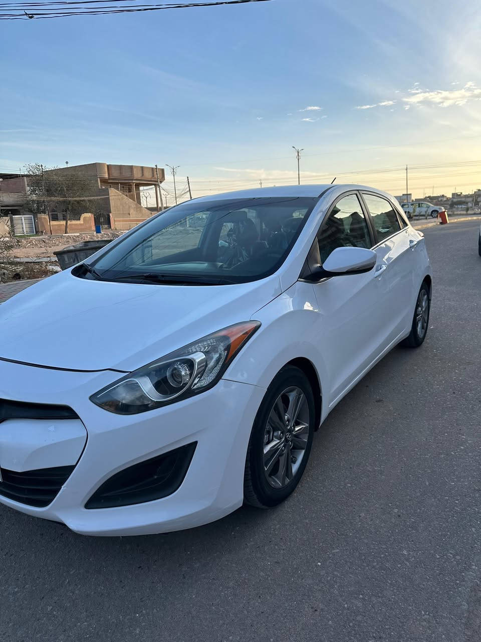 السلام عليكم للبيع النترا هاج باك موديل 2017
رقم قادسيه دولي سنويه لغاية 2030 
وارد امريكي حادثها جاملغ امامي مبدل بلادي بدون صبغ
بدون دواخل السياره بيه صبغ كد شبر بجنطه فقط 
وسونار مرفق معه المنشور 
تبريد تتفئه حداديه تخم تاير كله جديد
كير ومحرك على وضع الشركه بدون فتح 
حجم المحرك 2000
مكان السياره كربلاء
السعر 105 بيه مجال
للستفسار اكثر اتصل ***********
غير متواجد على الفيس
