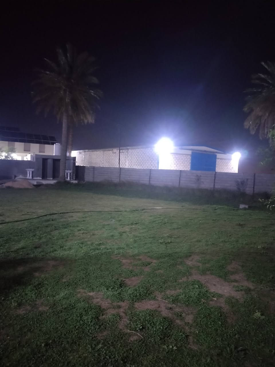 يا الله سلام عليكم ورحمة الله وبركاتة دونم معه دار مساحه 250متر ومضيف 5×15 طابو زراعي 25طابو المحموديه  العنوان بغداد الرضوانيه قرب سريع الدولي قرب من لواء 55 باقي التفاصيل كاملة عل واتساب او اتصال ***********
