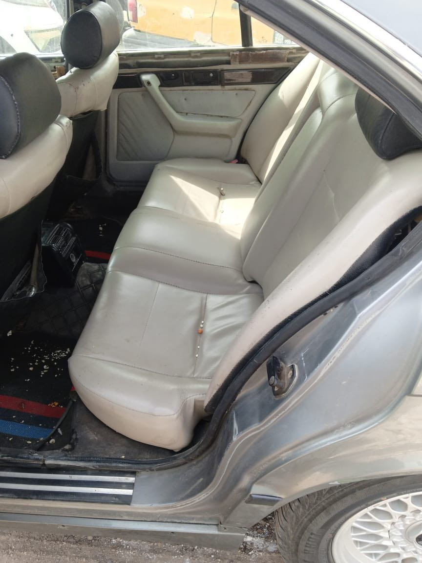 السلام عليكم بي ام 520للبيع مكينه وكير خيرمن الله صدر خلفي امامي جديد كهربائيات كله شغاله تخم تاير جديد نقص  تبريد فقط مكان الشعله ***********السعر45بيه مجال
