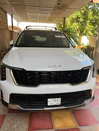 للبيع كيا سورنتو 24 أبيض صدفي وارد أمريكي فئة SX PRESTIGE  بدون رقم بد...