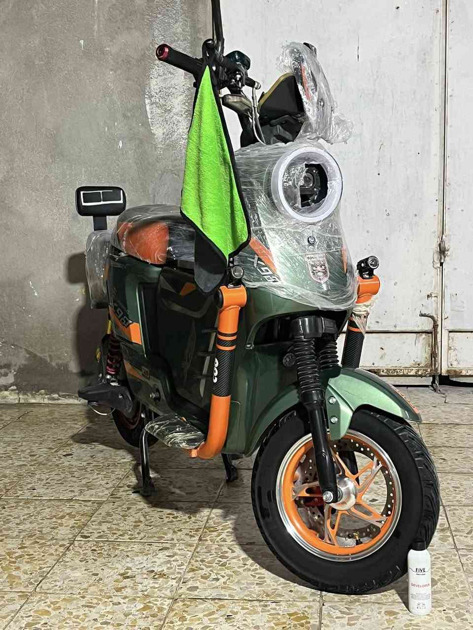 السلام عليكم 
دراجه شحن للبيع x900 
بعده جديده واستعمال قليل ما متعوبه دراجه وما ناقصه اي شي وغراضه كاامله  وكلشي شغال بيه 
مكاني البصره الزبير 
 رقمي***********
سعره 550
